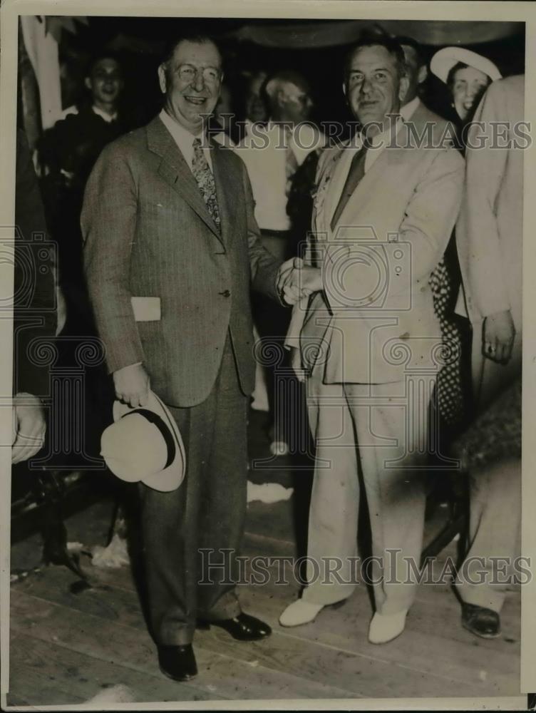 1936 Press Photo Col.Frank Knox greeted by Gov.Raymond S. Springer of Indiana. - Historic Images