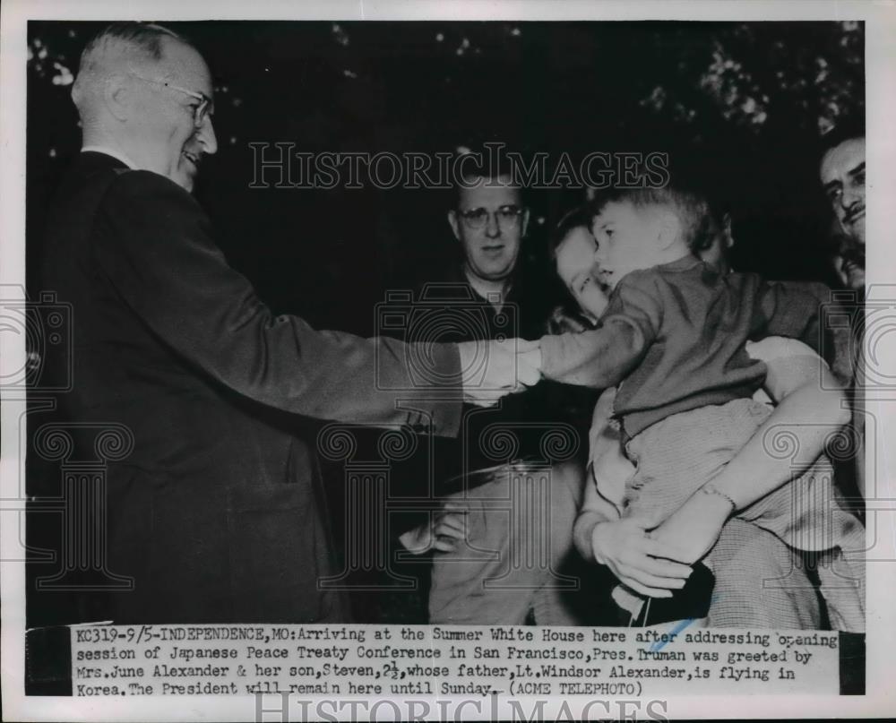 1951 Press Photo Pres.Truman greetd by Mrs. Juan Alexander and her son. - Historic Images