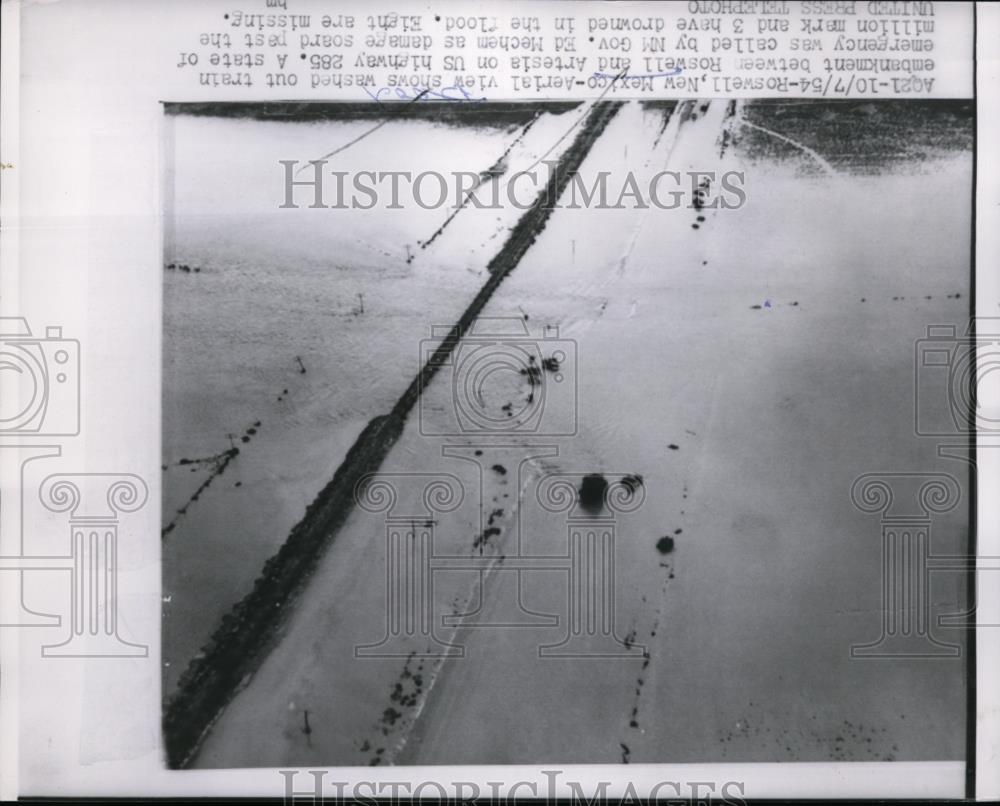 1954 Press Photo Roswell New Mexico aerial of washed out train tracks in flood - Historic Images