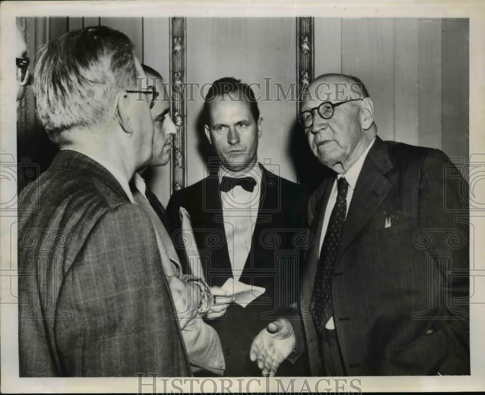 1951 Press Photo House Ways & Means chairman Robert Doughton & newsmen - Historic Images