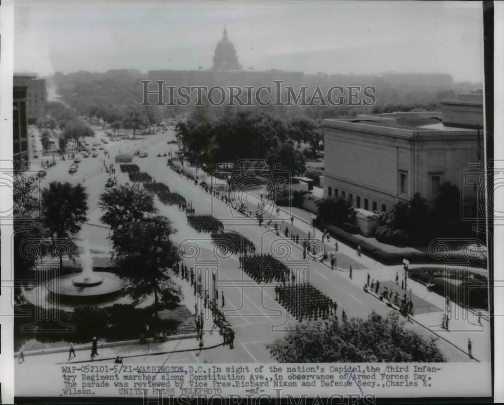 1955 Press Photo Third Infantry Regiment marched along Constitution Ave in Wash. - Historic Images