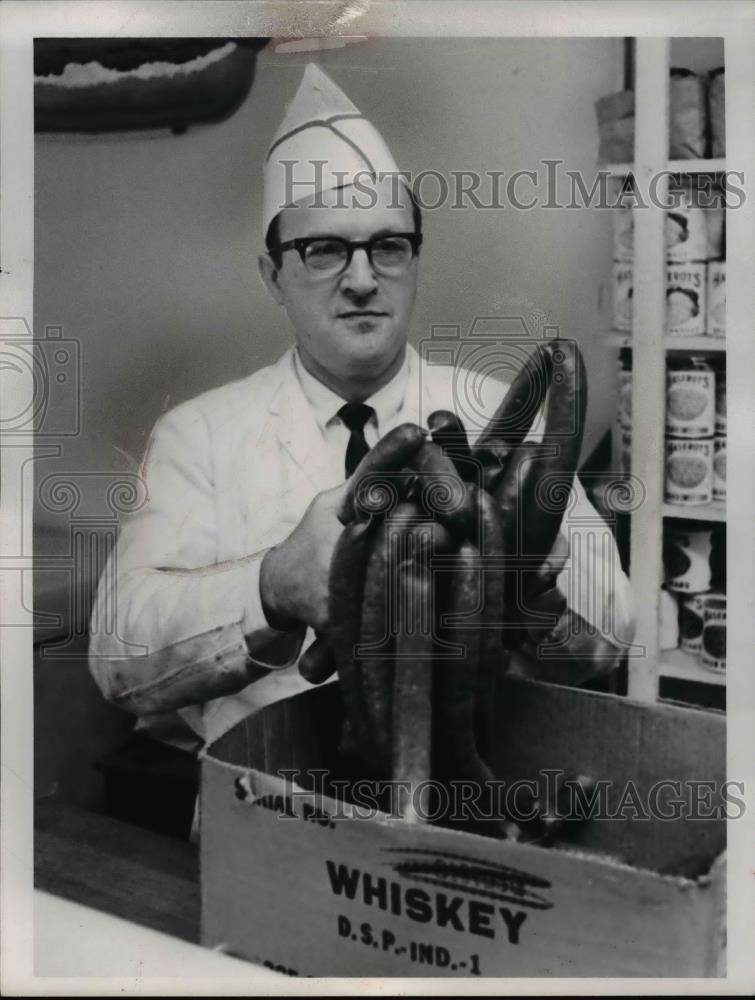 1967 Press Photo Mannie Schecter At Mayor&#39;s Meat Market - nee85844 - Historic Images