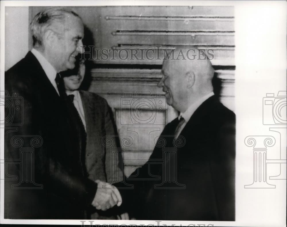 1963 Press Photo W.Averell Harriman greeted Soviet Premier Khurshchev - Historic Images