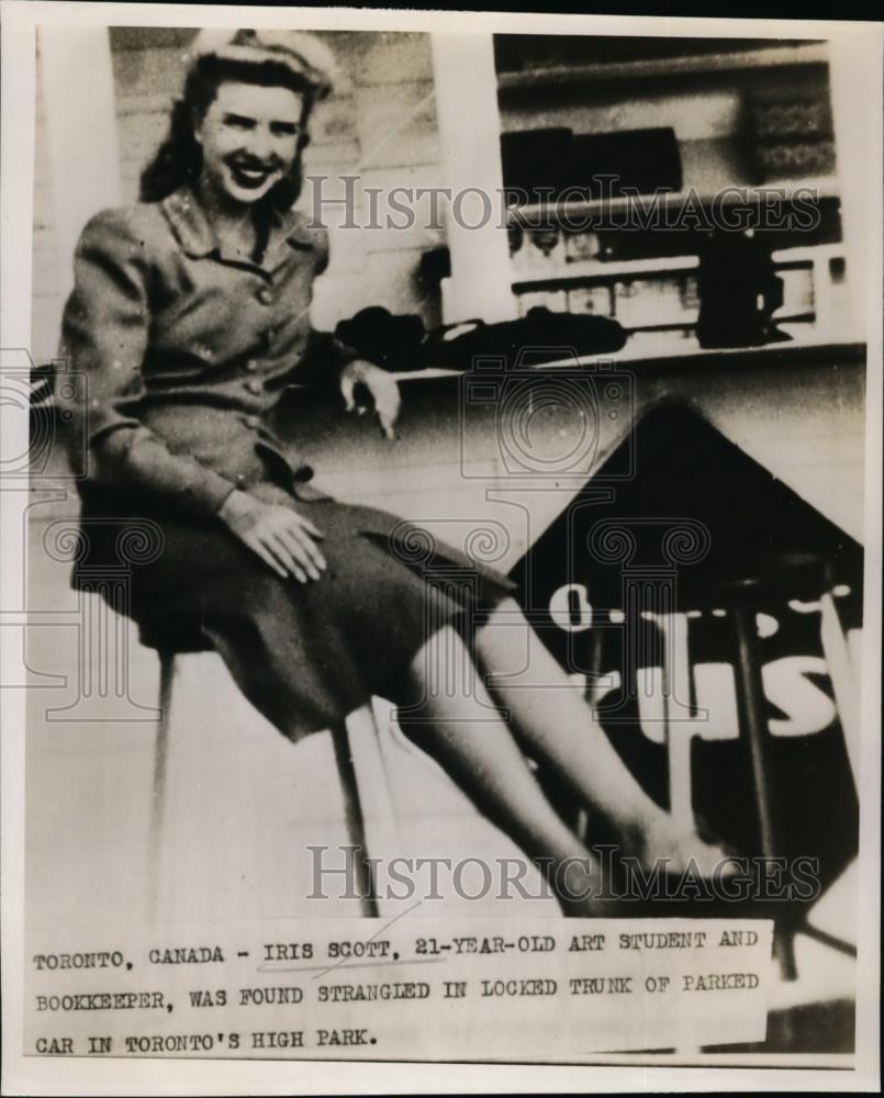 1947 Press Photo Irish Scott found strangled in locked trunk of Car in Toronto - Historic Images