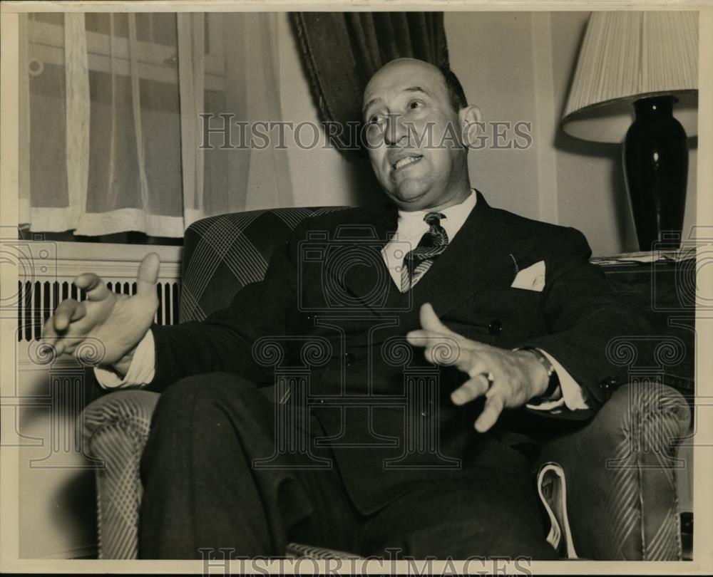 1937 Press Photo Dr Morris Fishbein Chicago health specialist in NYC - nee86890 - Historic Images