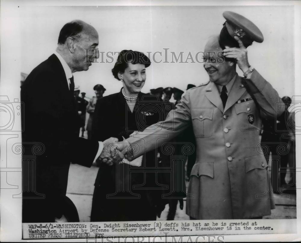 1952 Press Photo President candidate General Eisenhower & wife in DC - nee84539 - Historic Images