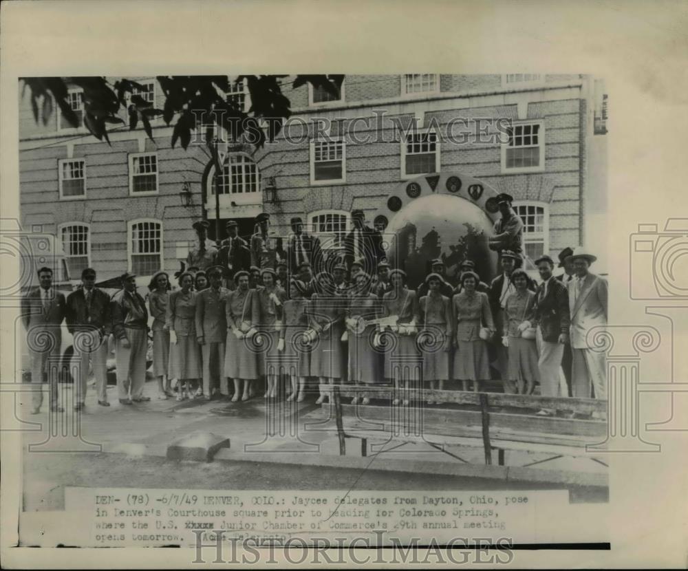 1949 Press Photo JAycees Delegates from Dayton Ohio at Denvers Courhouse. - Historic Images