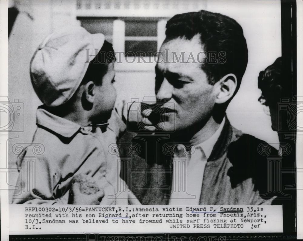 1956 Press Photo Amnesia victim Edward Sandman &amp; son Robert at Pawtuckett RI - Historic Images