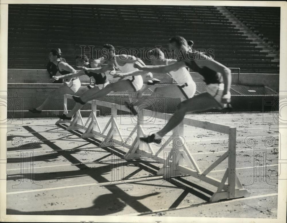 1933 Press Photo Barnes, Paul, Meier, Herbert &amp; Welsh at 220 low hurdles - Historic Images