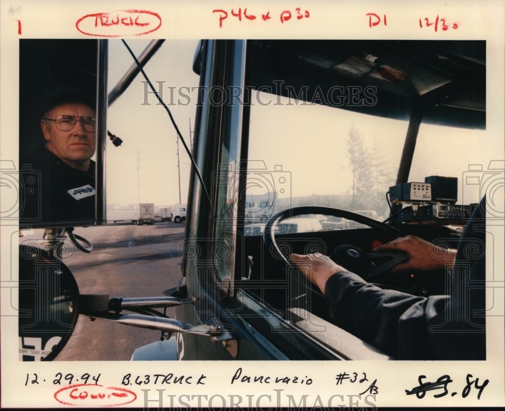 1994 Press Photo Trucks, Oregon - orb54968 - Historic Images