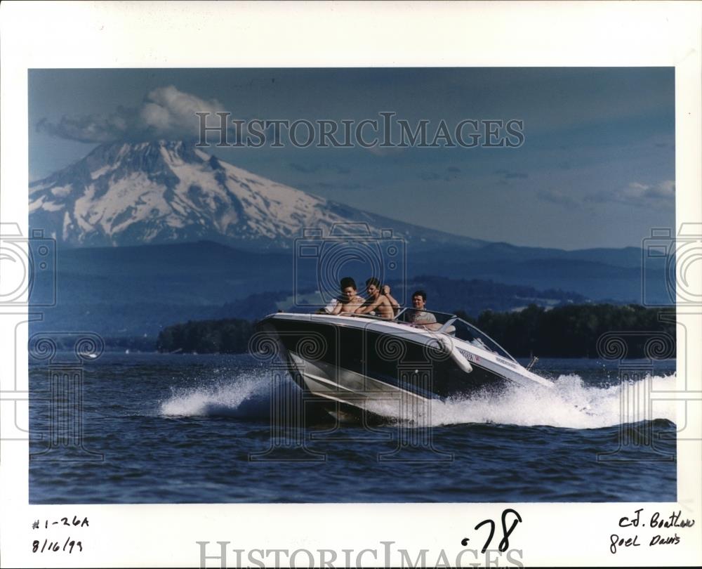 1999 Press Photo Speedboat - orb02885 - Historic Images