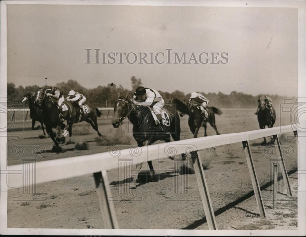 1937 Press Photo Skipped wins at Belmont park races in NY on Widener c ...