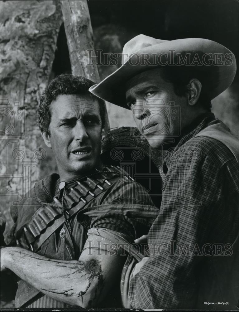 Press Photo Warren Oates and Virgilio Texeira in Return of the Seven - orx02226 - Historic Images