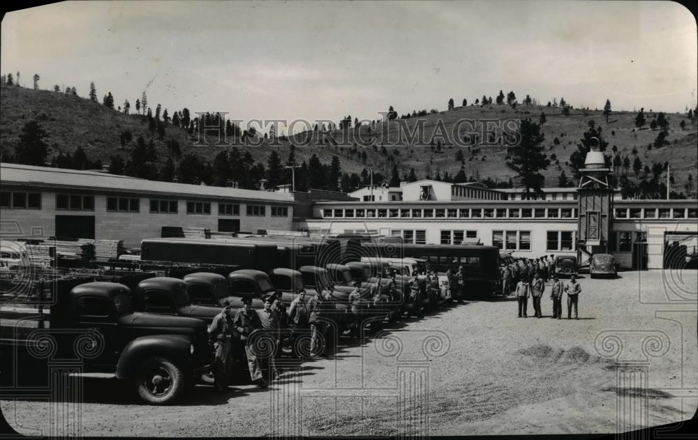 1947 Press PhotoMotor Transport Corps at Marine Barracks Limes up for Inspection - Historic Images
