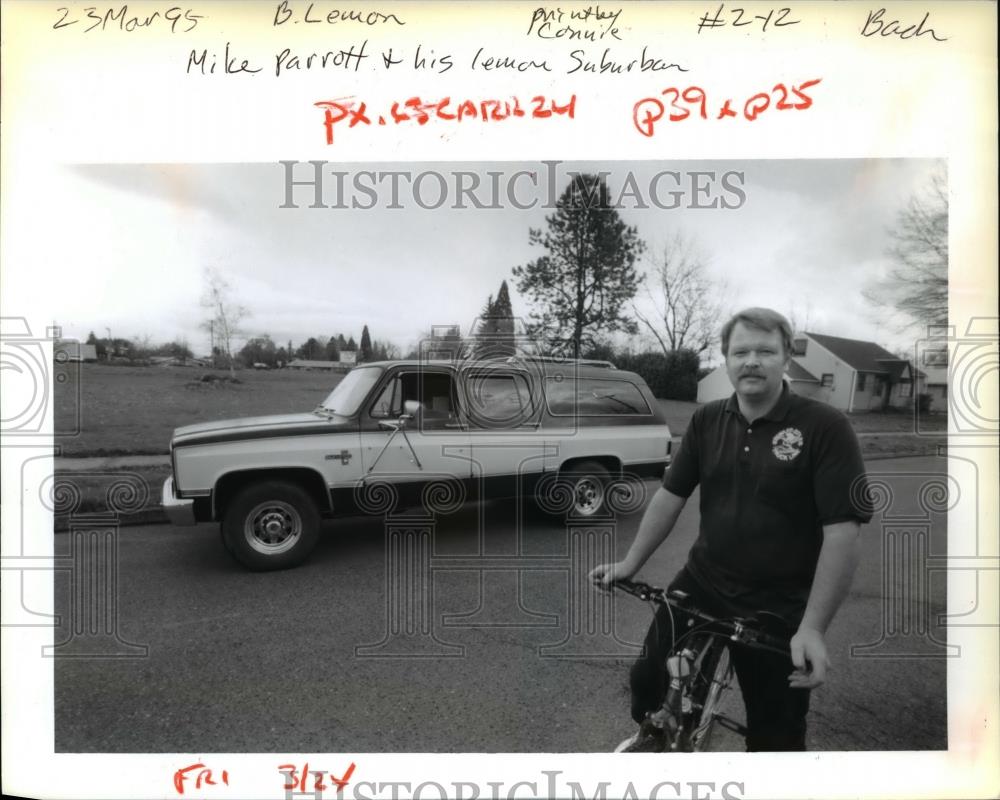 1995 Press Photo Mark Parrott And His Lemon Suburban - ora64955 - Historic Images