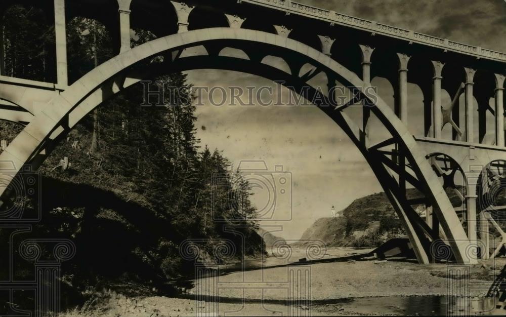 Press Photo Bridge arch over Cape Creek on the Coast Highway near Heceta Head - Historic Images