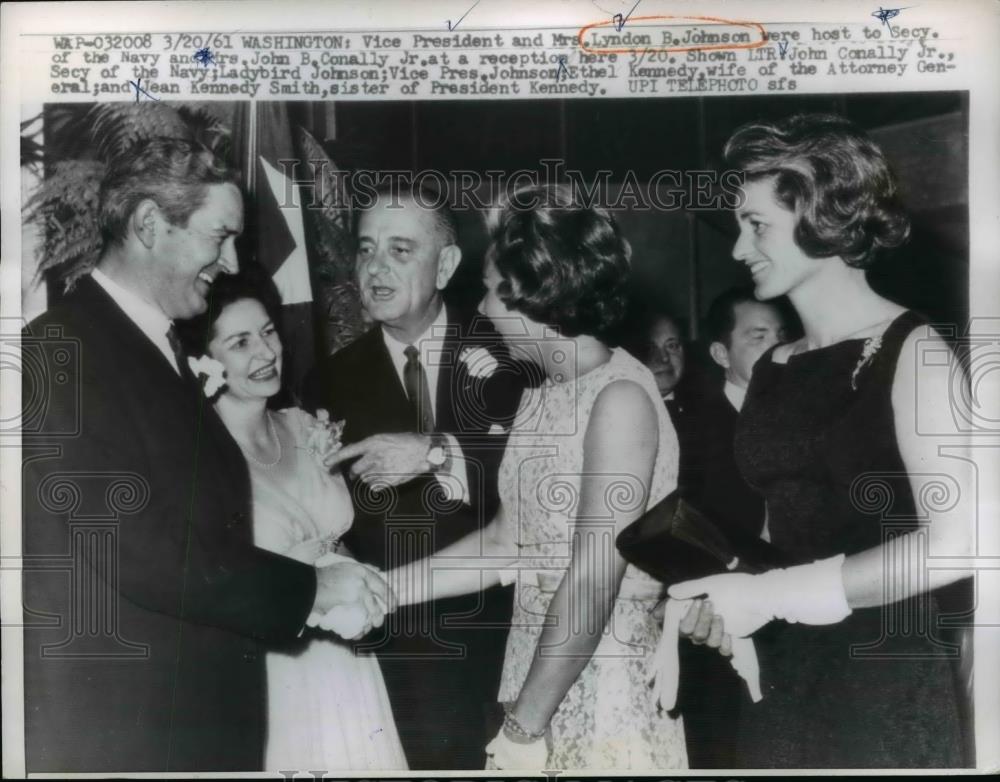 1961 Press Photo Vice Pres. & Mrs Lyndon Johnson host to Sec of Navy - Historic Images