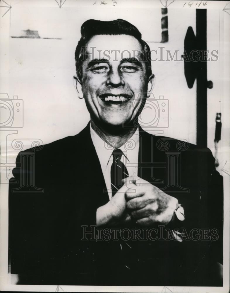 1953 Press Photo NJ Governor candidate Robert Meyner at the polls - nee89191 - Historic Images