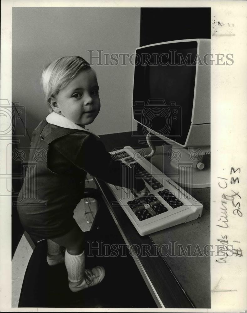 1984 Press Photo The Oregonian News Department Computers - orb32147 - Historic Images