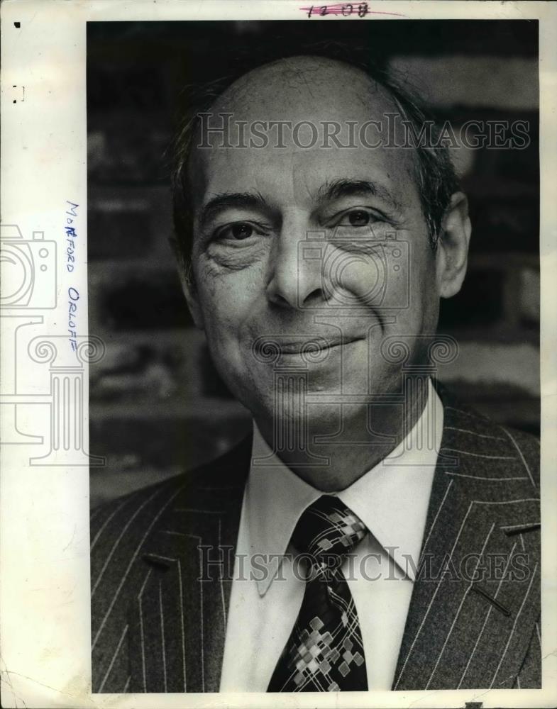 1973 Press Photo Monford Orloff Evans Products Co. Chairman - ora65450 - Historic Images