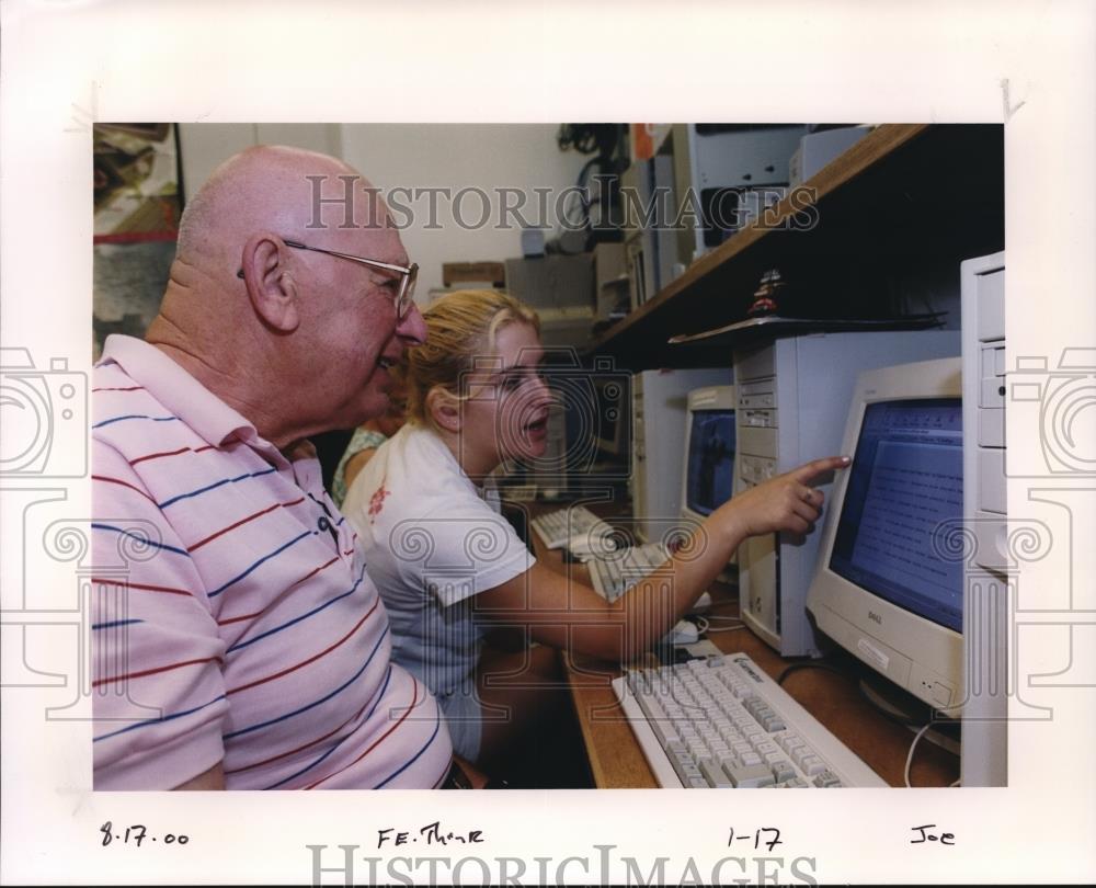 2000 Press Photo Computer - orb13449 - Historic Images