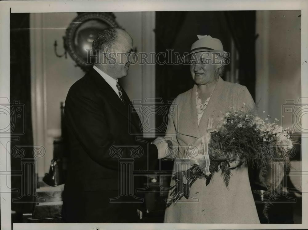 1936 Press Photo Mrs James Richard Smith named American Mother of 1936 - Historic Images