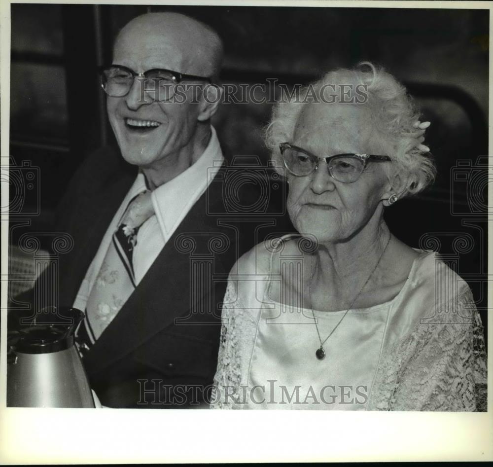 Press Photo Willamette View Residents Fred & Dorothy Otto - ora65543 - Historic Images