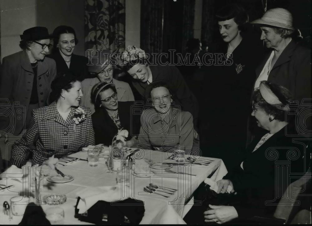 1950 Press Photo Bon Voyage party for Velma Brockhagen - orb32853 - Historic Images