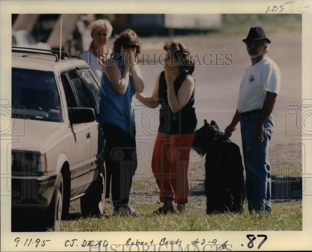1995 Press Photo Soctts Mills murder scene in Oregon - orb27255 - Historic Images