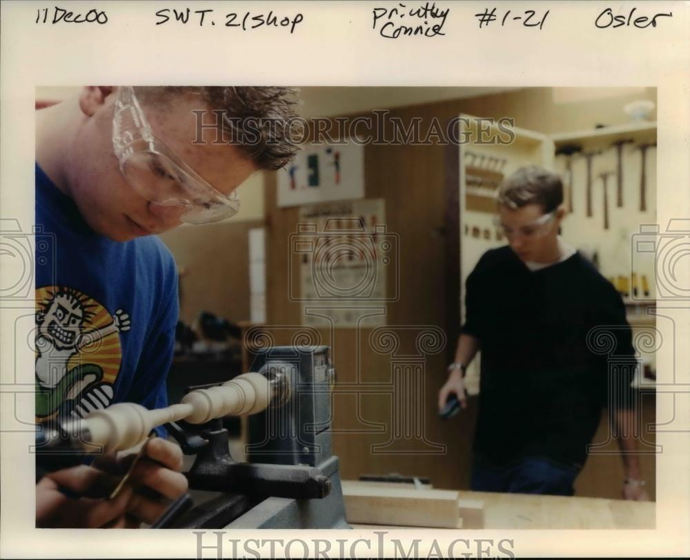 2000 Press Photo Wood Shop class at Sherwood High School - orb41634 - Historic Images