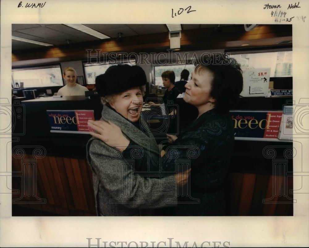 1997 Press Photo Customers at Washington National Bank - orb00841 - Historic Images