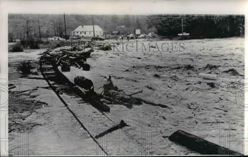 1964 Press Photo Rain-Swollen Row River washed out Row River Road - orb18563 - Historic Images