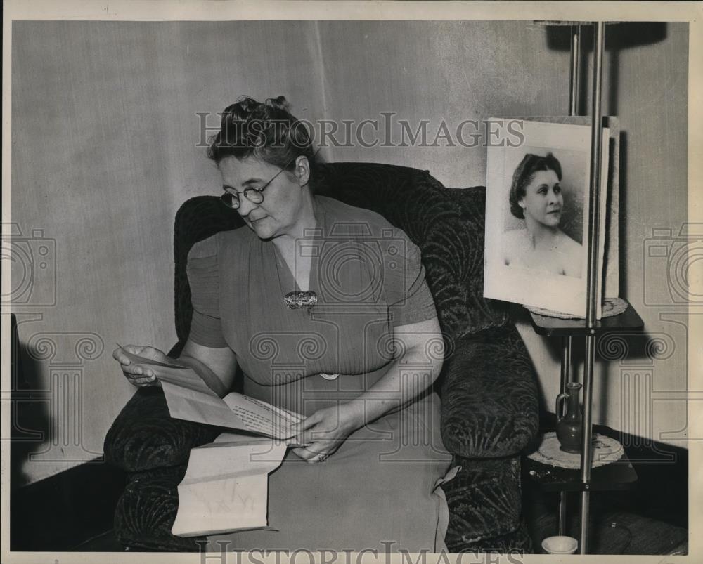 1945 Press Photo Mrs. Jess Snyder - ora80942 - Historic Images