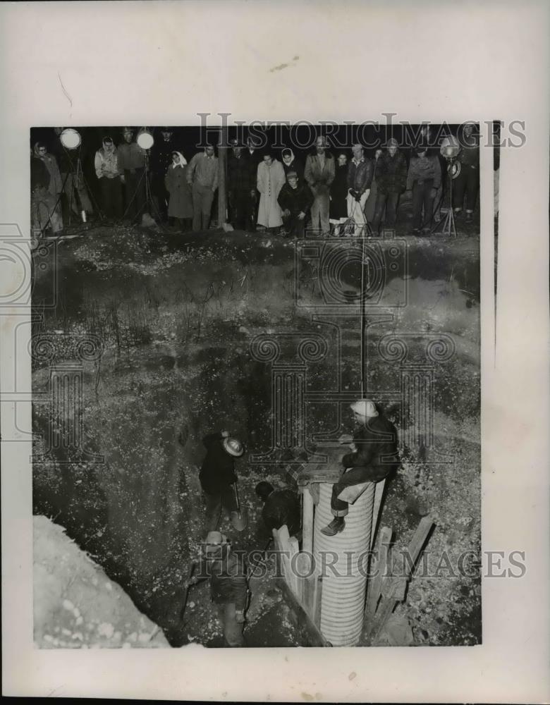 1951 Press Photo Rescue operation that saved Norma Vina Ford - orb06762 - Historic Images