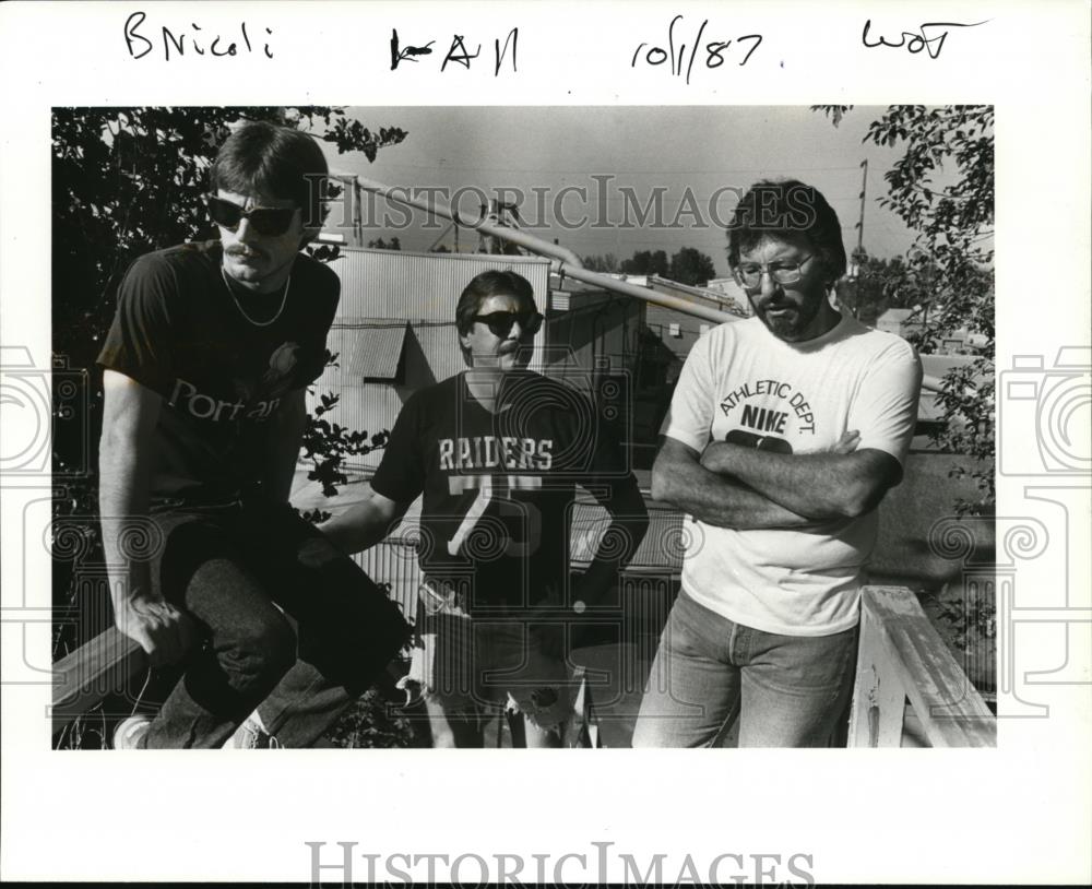 1987 Press Photo Joe Shiltz, Bill Davenport &amp; Steve Baker, Nicolai plant workers - Historic Images