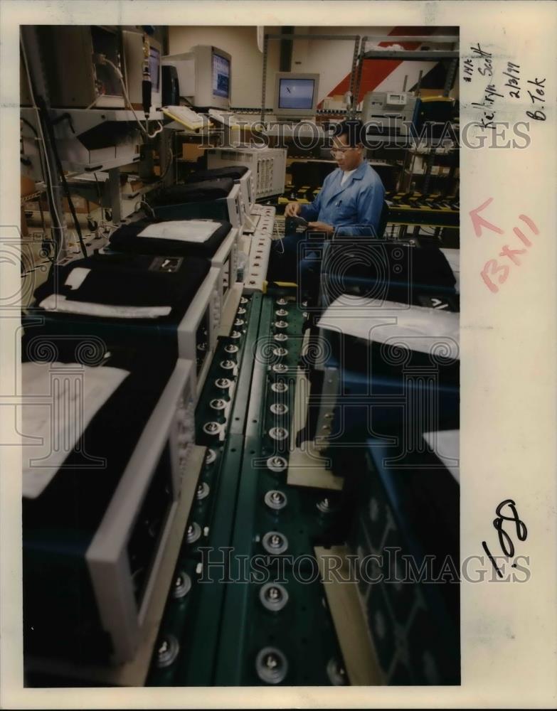 1997 Press Photo Tektronix Plant - orb57504 - Historic Images