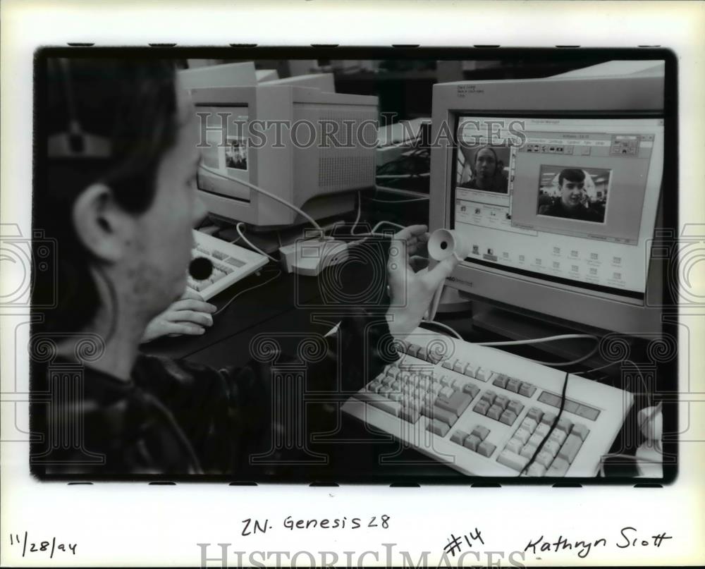 1994 Press Photo Video calling through computer - orb08599 - Historic Images