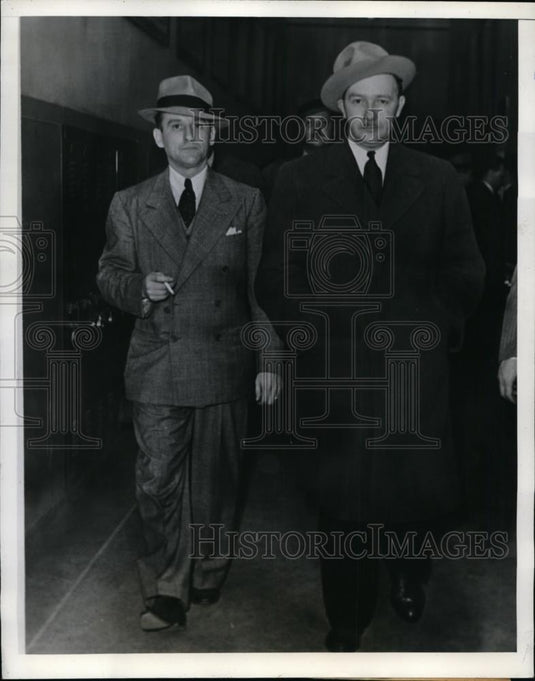 1941 Press Photo Orville Kincaid & John Doherty meet at Strikers at Great Lakes - Historic Images