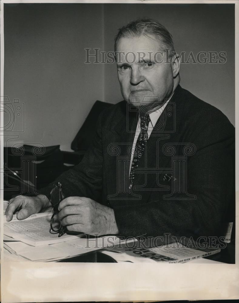1947 Press Photo Ernest P. Marsh Regional Director US Conciliation Service - Historic Images