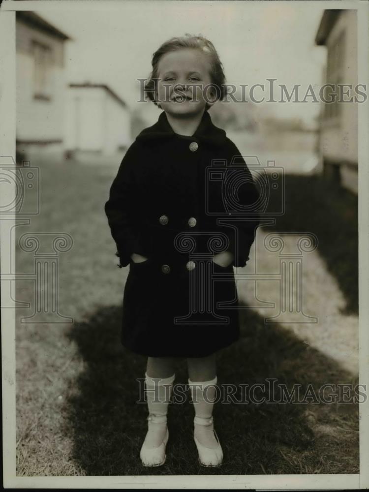 1928 Press Photo Mary Schwarzwaelder dance with trans-atlantic Flier in American - Historic Images