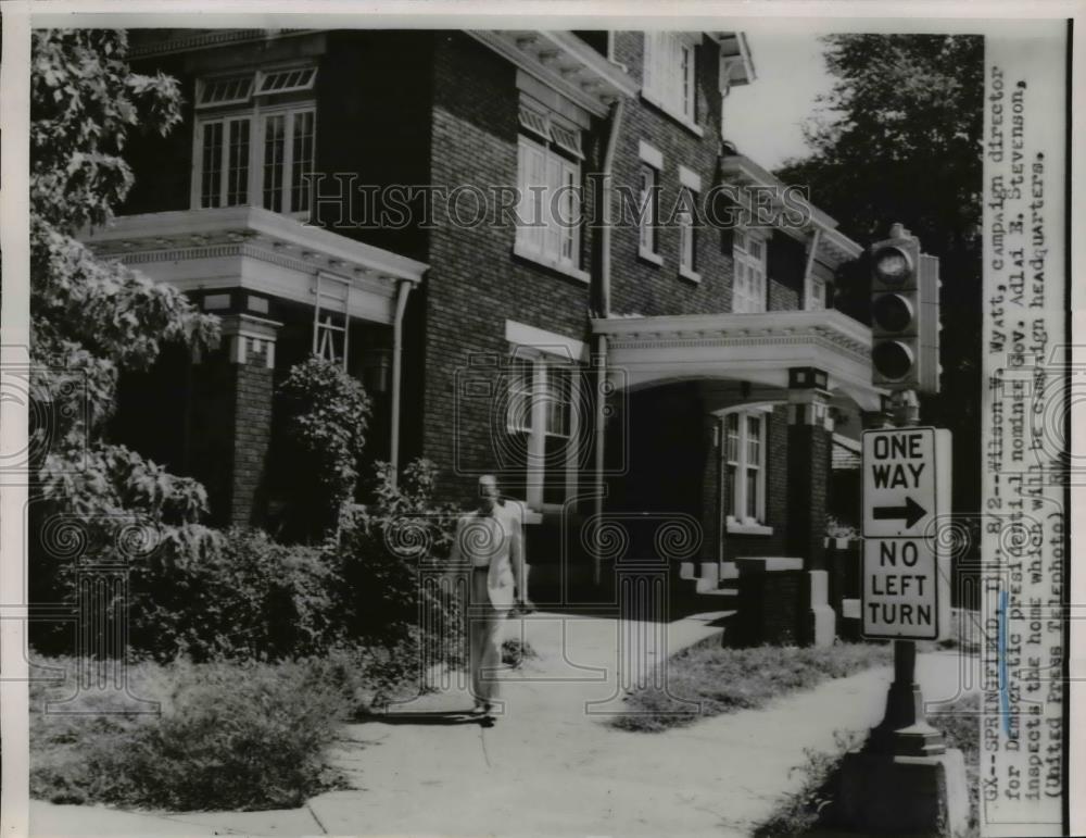 1952 Press Photo Wilson Wyatt Democratic campaign director in Springfield Ill - Historic Images