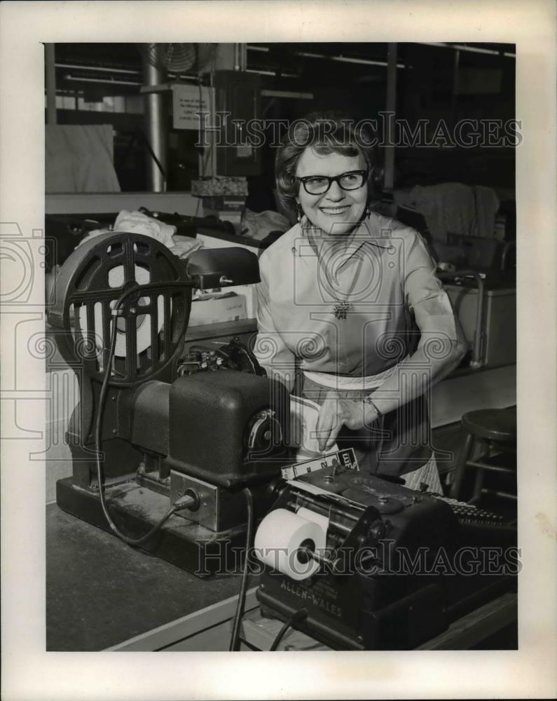 1968 Press Photo Goodwill Industries, Mrs. Jeannie Beard - orb71622 - Historic Images