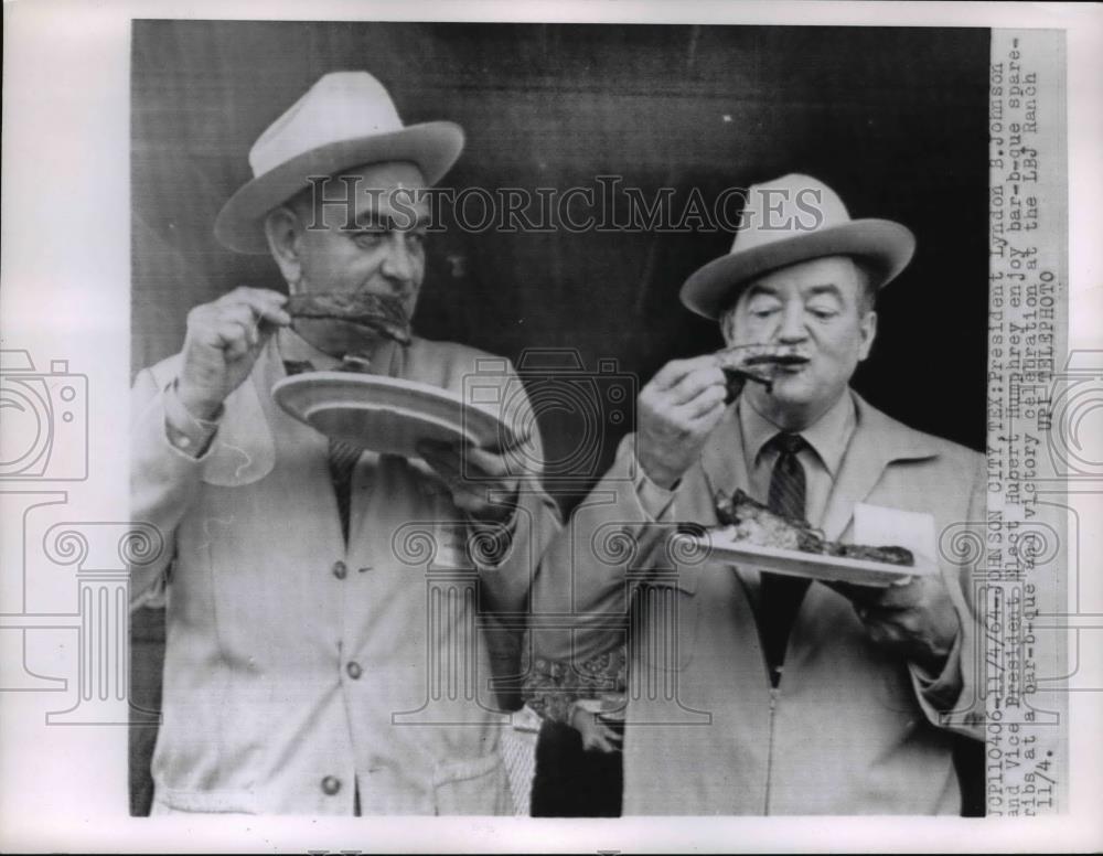 1964 Press Photo President Lyndon Johnson & VP Hubert Humphrey in Texas - Historic Images