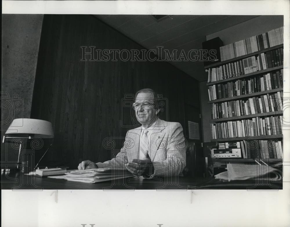 1981 Press Photo R Stephen Nicholson President Mt Hood Community College - Historic Images
