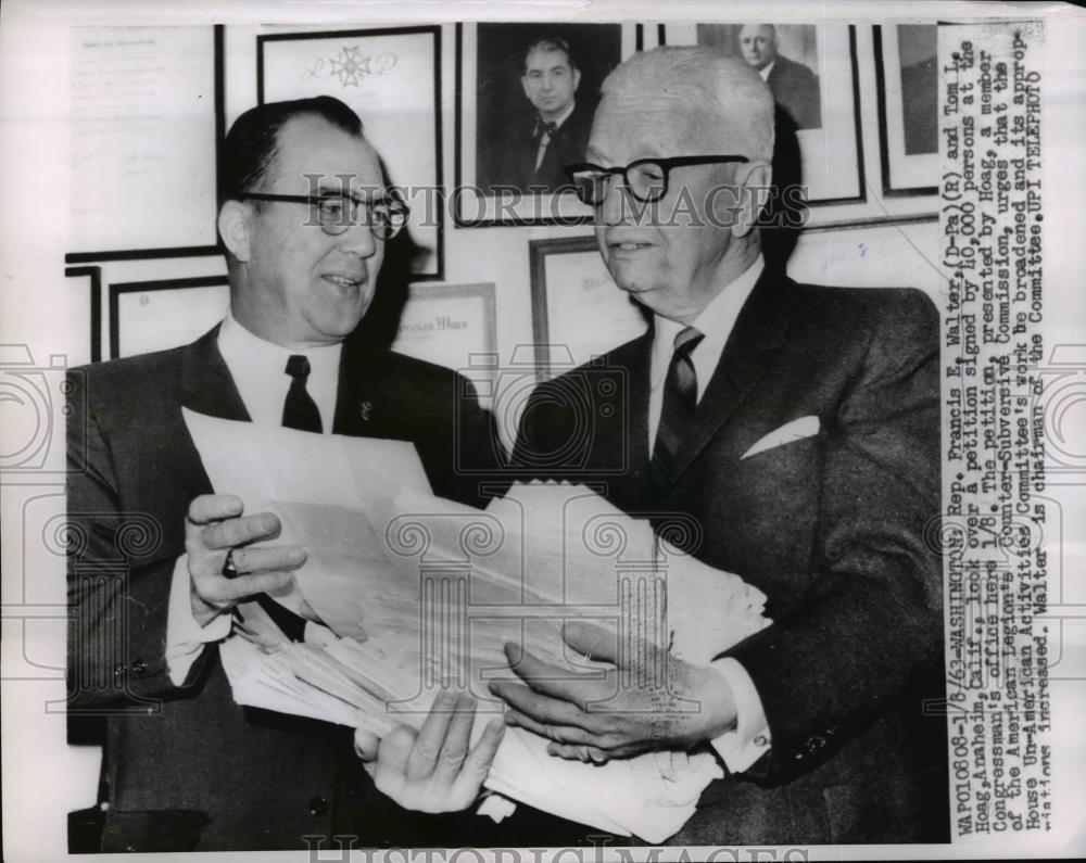 1963 Press Photo Rep. Francus E.Walter and Tom L.Hoag look over a petition - Historic Images