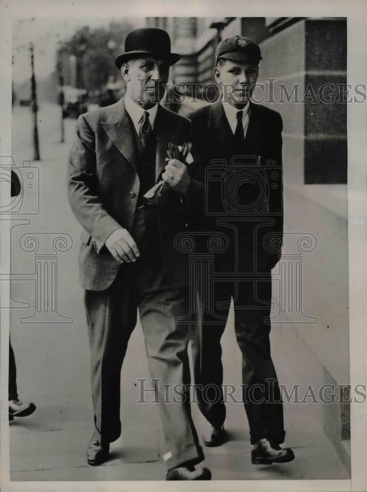 1936 Press Photo Mr Blakemoore and son at inquiry into black forest tragedy - Historic Images