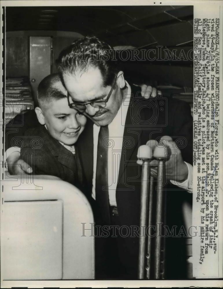 1963 Press Photo Ralph Flores, Helen Klaben &amp; Ralph Jr rescued from N Canada - Historic Images