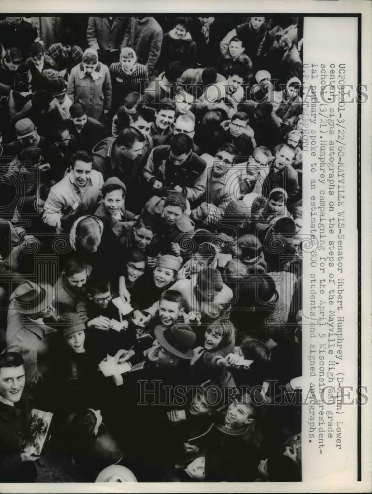 1960 Press Photo Senator Hubert Humphrey of MN on campaign trail - nee89874 - Historic Images