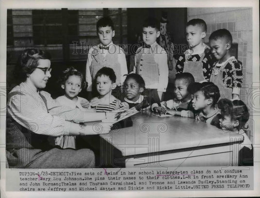 1953 Press Photo Teacher Mary L Johnson & 5 sets of twins in Detroit classroom - Historic Images