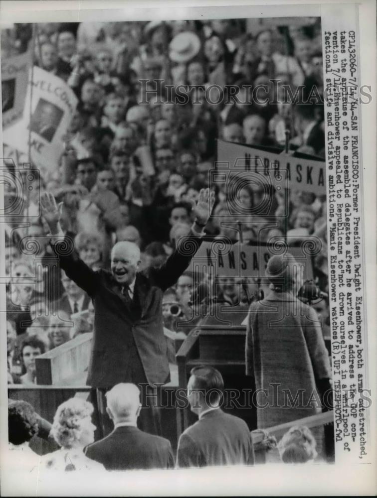 1964 Press Photo President Dwight Eisenhower Takes Applause - nee91244 - Historic Images